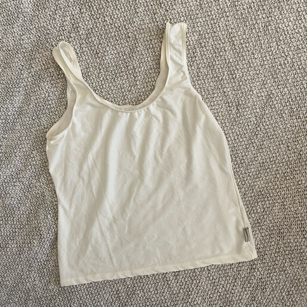 TEXTURED WHITE TANK